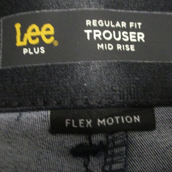 Lee jeans dark blue with stretch, mid rise, regular fit like new size 18W Long - Picture 2 of 8